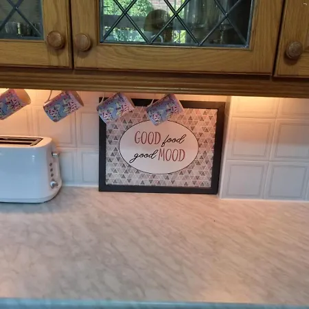 Modern&elegant W/ Netflix&parking Maison d'hôtes *