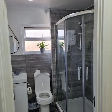 Guest house Modern & Elegant W/ Netflix And Parking Leeds (West Yorkshire)