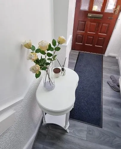 Modern & Elegant W/ Netflix And Parking *